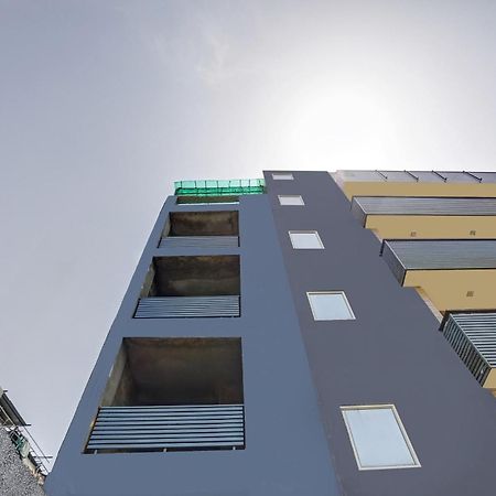 Collection O Model Town Metro View Hotel New Delhi Exterior photo