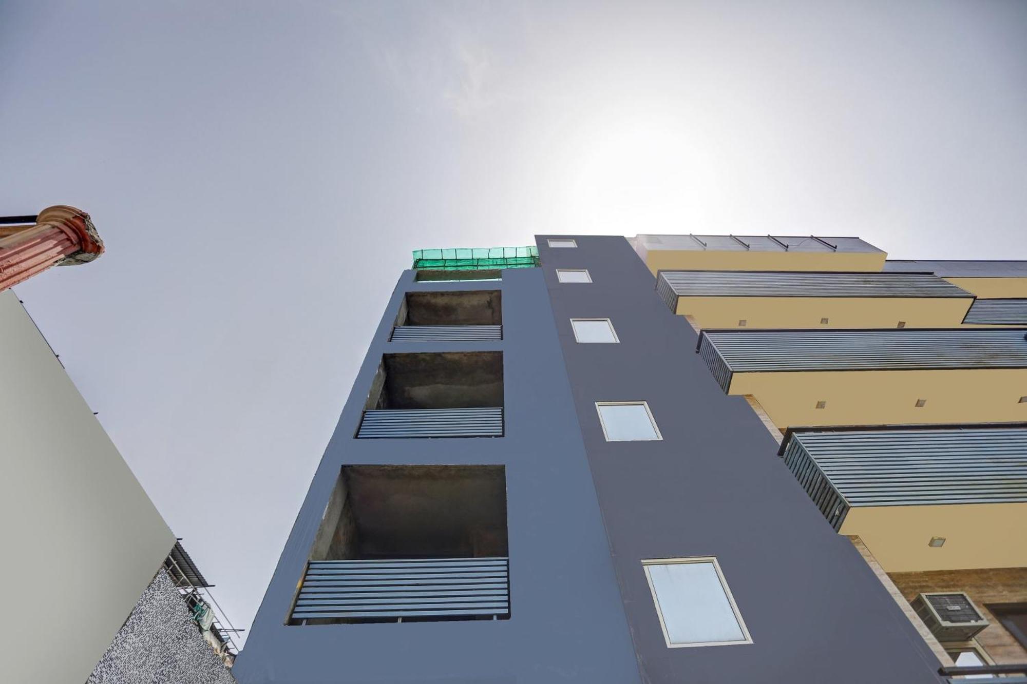 Collection O Model Town Metro View Hotel New Delhi Exterior photo